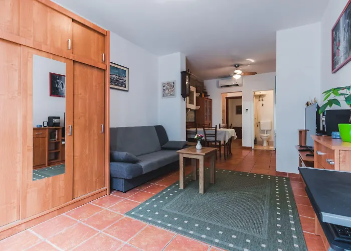 普瑞马里公寓 * 皮兰